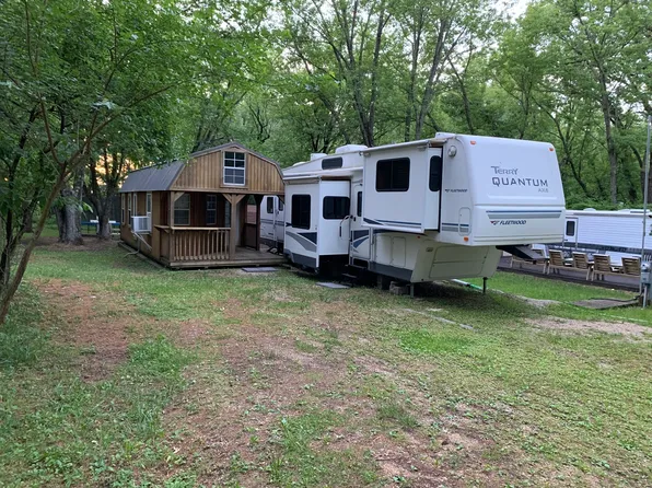 17/190 Woodhaven Lakes, Sublette, IL 61367