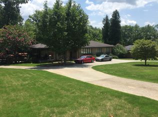 1865 Shades Crest Rd, Birmingham, AL 35216