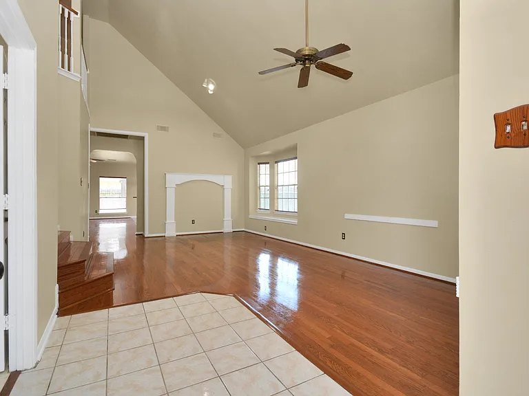 4123 Valedon Ln — Photo 6
