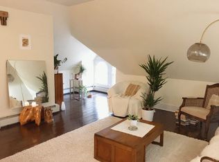 208 Summit Ave APT 3, Fort Washington, PA 19034