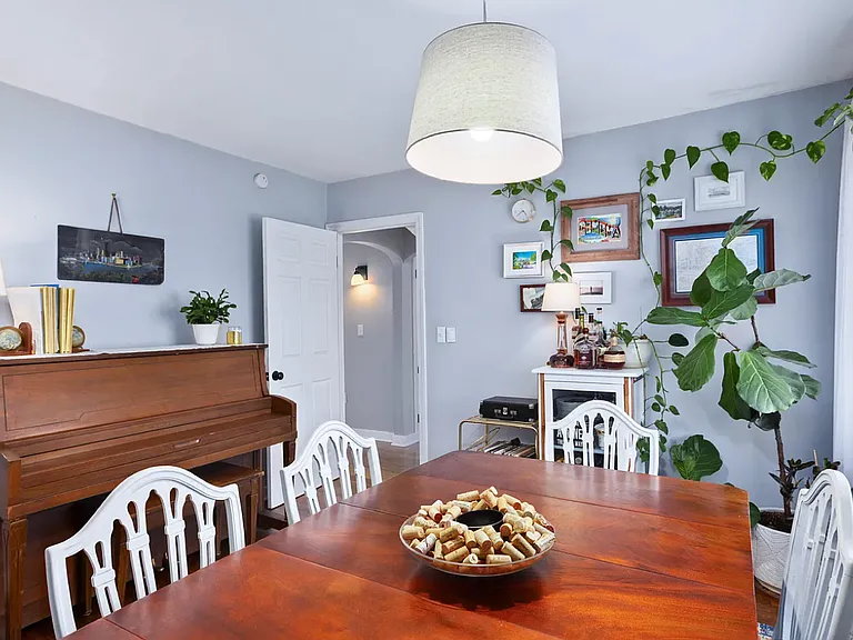 1002 Shakespeare Ave — Photo 10