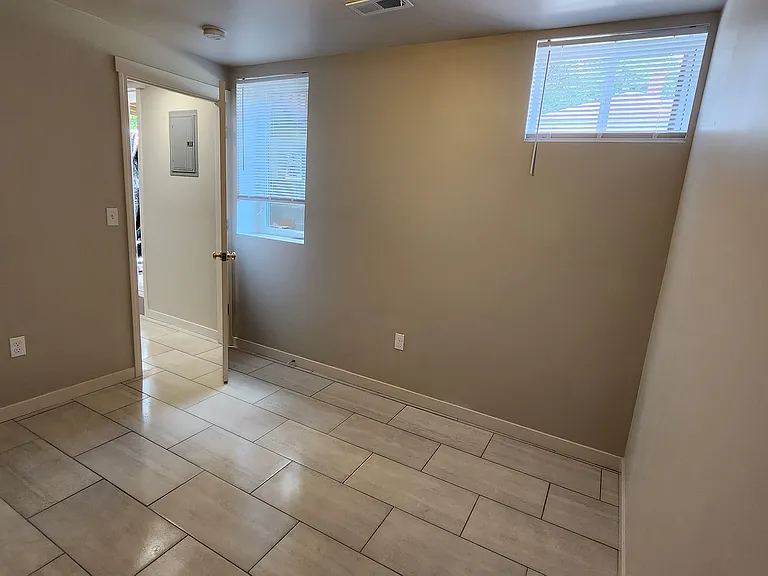 1144 Hazen St SE #B — Photo 11