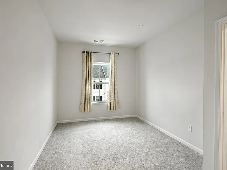 300 Blue Welsh St — Photo 18