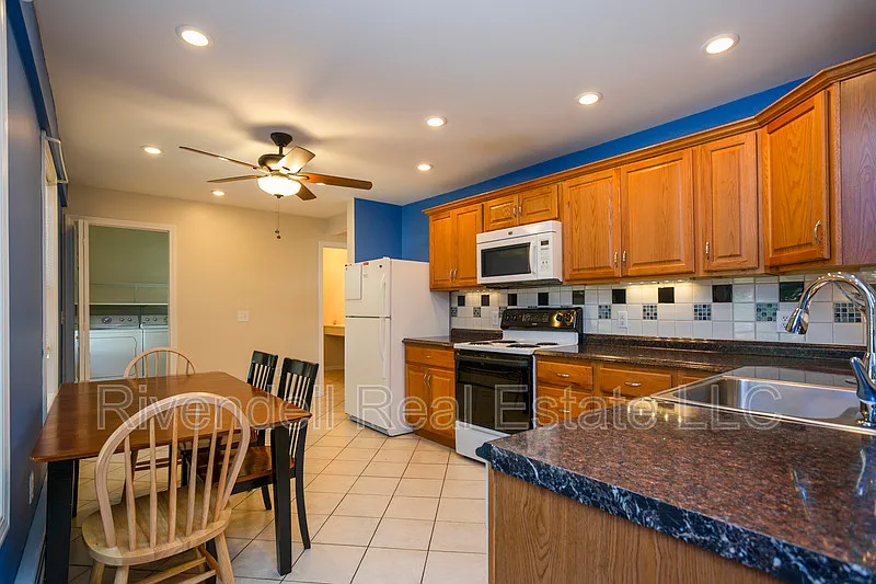 4 bed, 2.0 bath, 1480 sqft, $2,500 — Photo 2