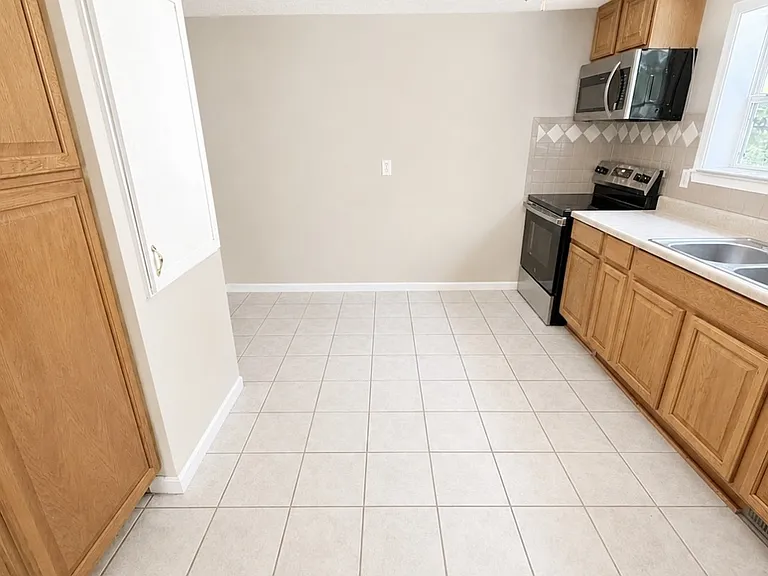 833 Cumberland Dr — Photo 6