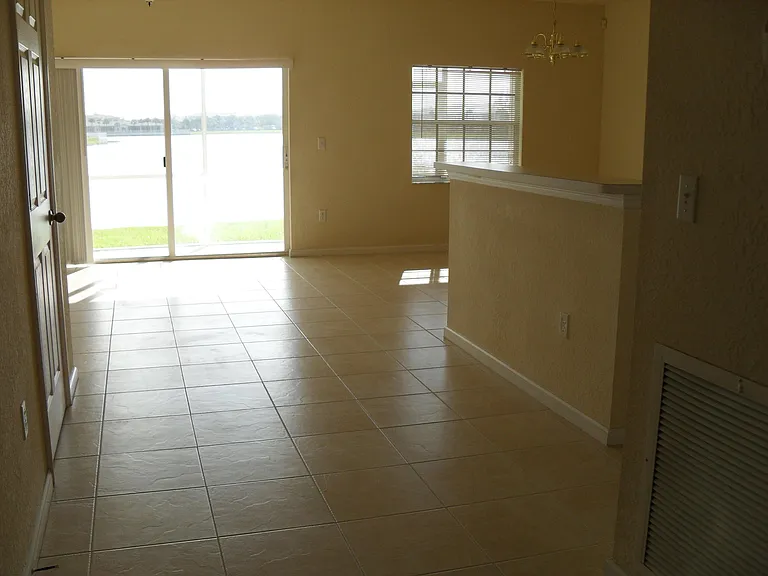 4234 Emerald Vis — Photo 9