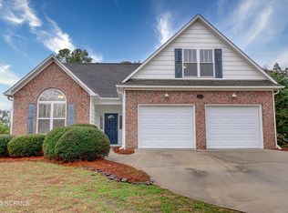 812 Washington Acres Rd, Hampstead, NC 28443