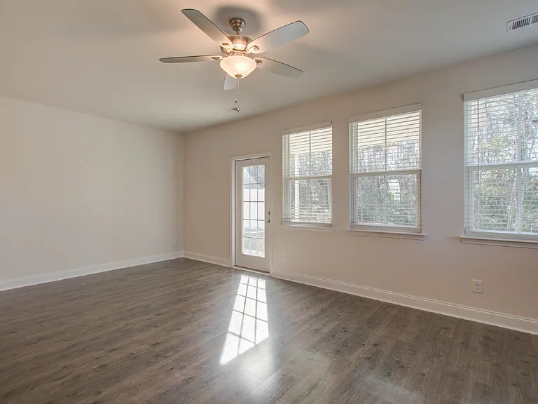 7821 Montview Rd — Photo 11