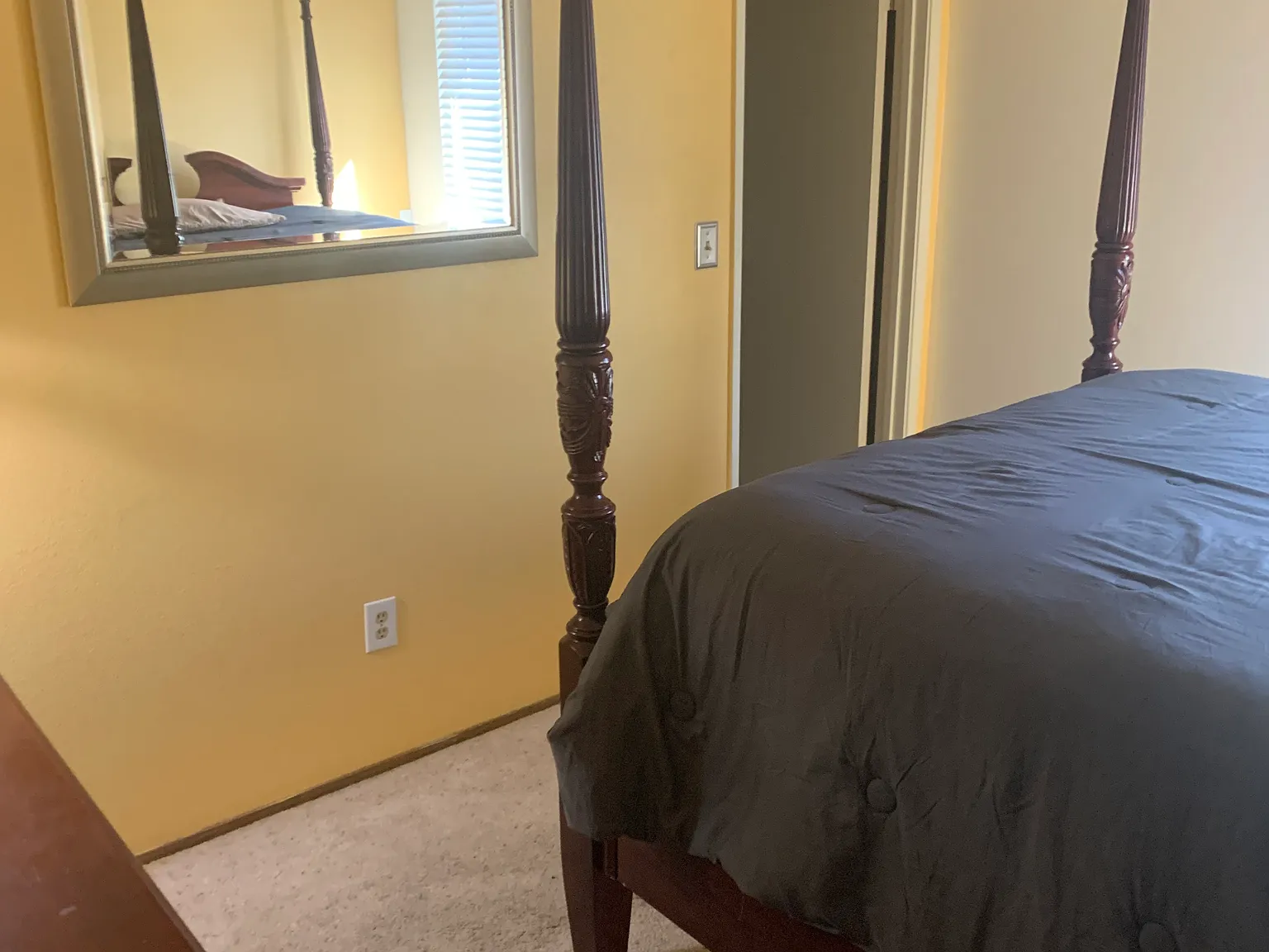4 bed, 2152 sqft, $900 — Photo 2
