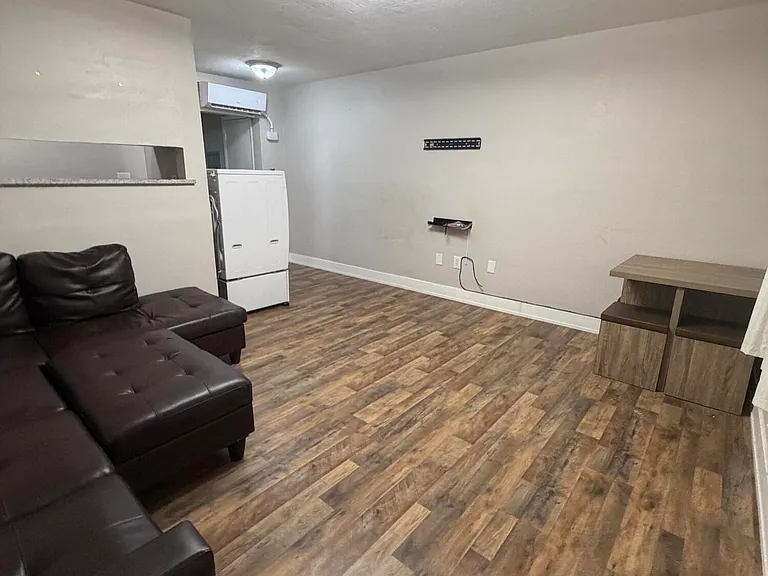 202 Caroline St #208 — Photo 7