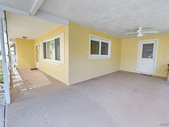 5th image of 11 Melissa Dr