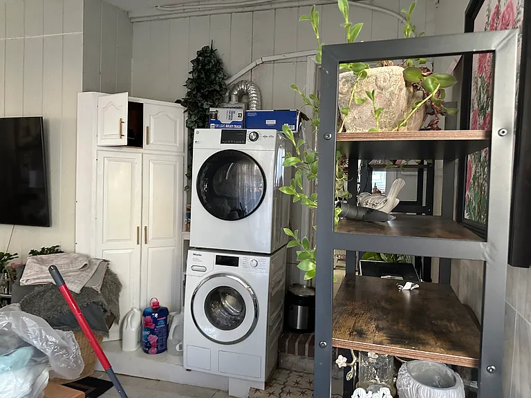 270 N One Street Ave — Photo 11
