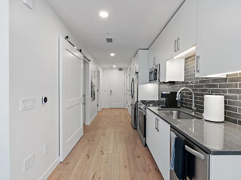 1212 Demonbreun St #806 — Photo 7