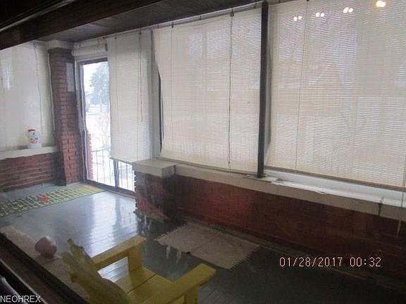3rd image of 9609 Cardwell Ave