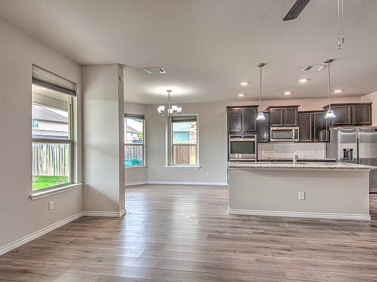 6107 Lavaca Dr — Photo 11