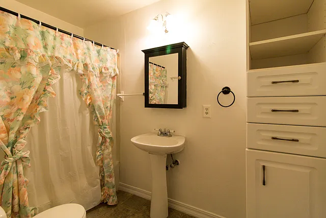 4020 Bell Ave — Photo 9