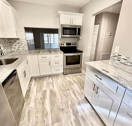 4th image of 323 Lake Frances Dr