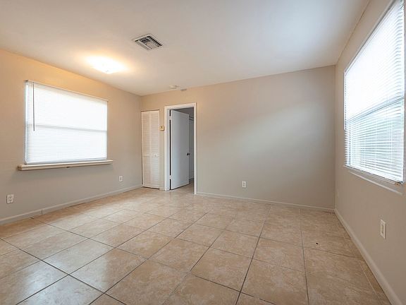 4th image of 1209 NW 5th Ave #2