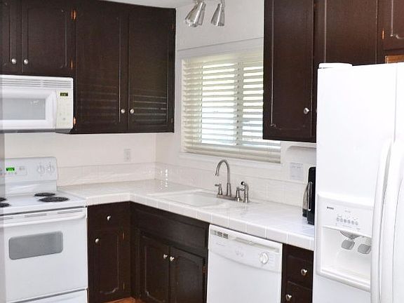 4th image of 4986 Hillridge Way