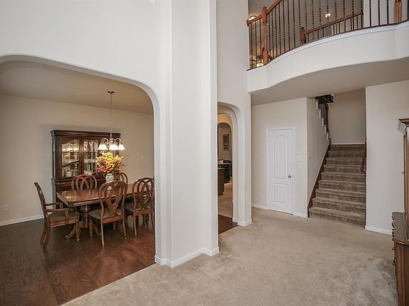 4th image of 823 W Tide Bay Cir