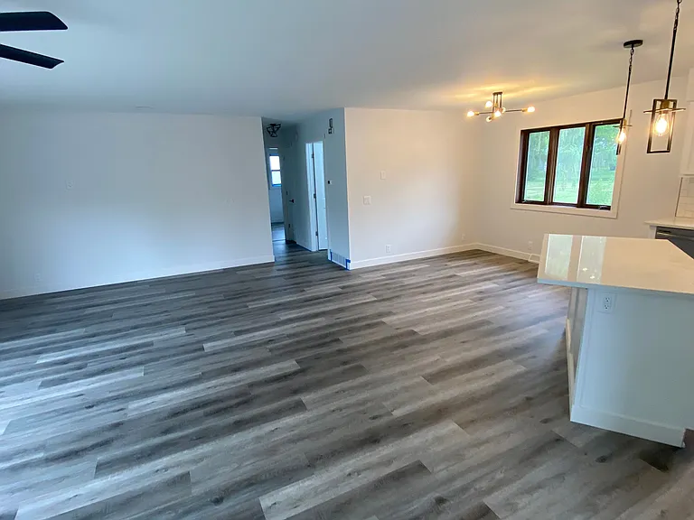137 Linn St #UPPER — Photo 6