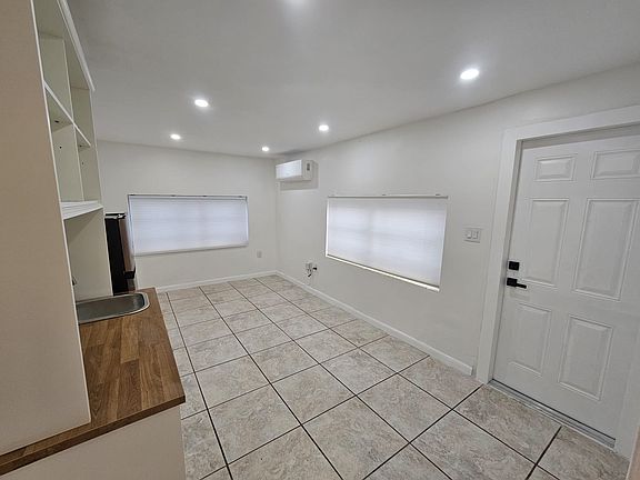 4th image of 5851 NW 38th St #B
