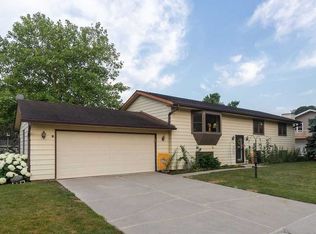 4778 Clover Ln, Waterloo, IA 50701