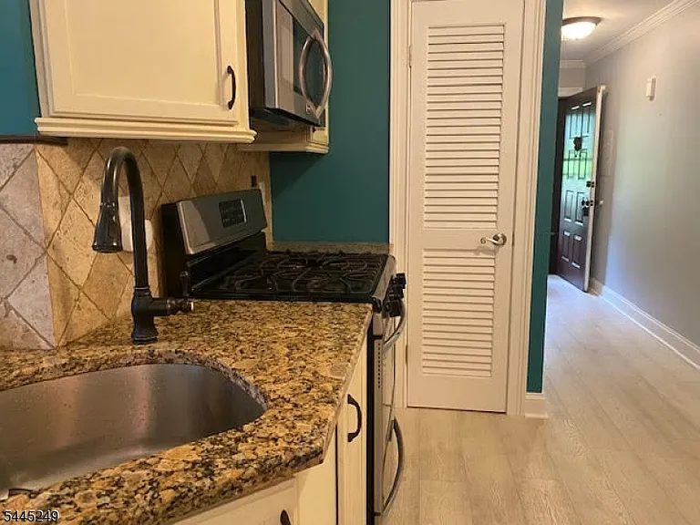 5 Sugar Loaf Ct #8 — Photo 13