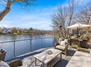 11 Chesterford Rd E, Winchester, MA 01890