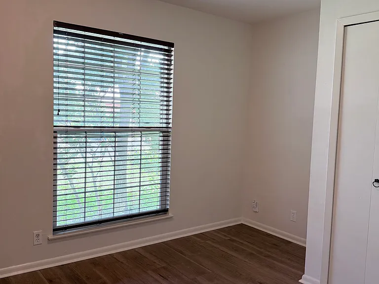 407 Heartwood Dr — Photo 6