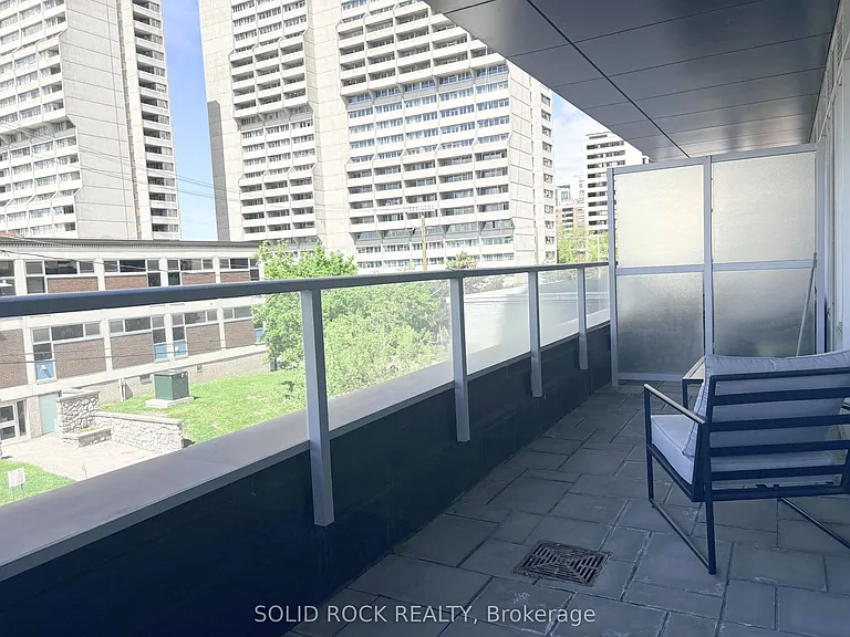 255 Bay St #318 — Photo 15