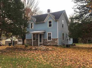 1016 Evans St, Waupaca, WI 54981