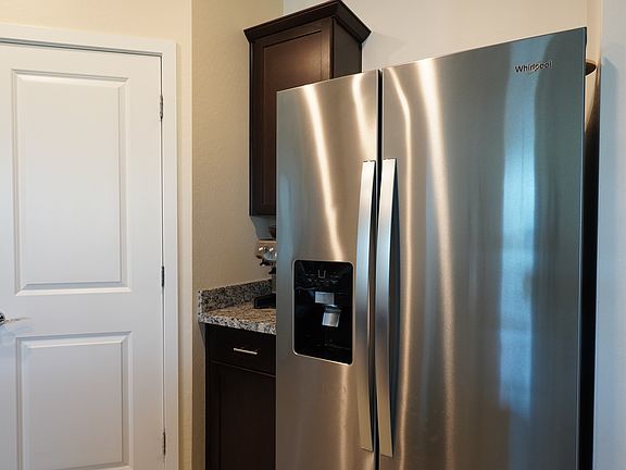3rd image of 6769 W Southgate Ave