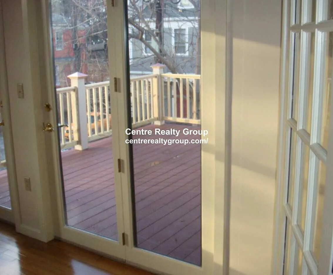3 bed, 2.5 bath, $4,500 — Photo 1