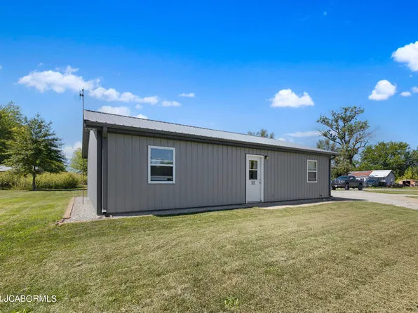 305 N Morris Ave, Clark, MO 65243
