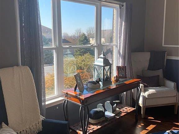 2nd image of 321 Crown View Dr