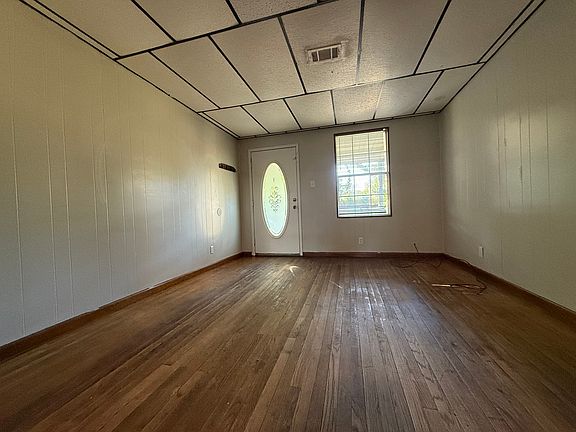 5th image of 418 Wiggins Ave