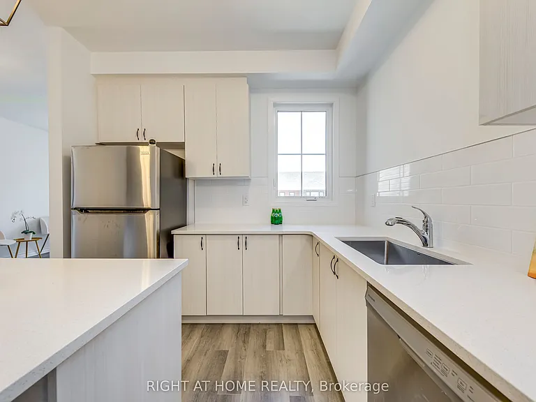 1805 Thames Cir — Photo 11