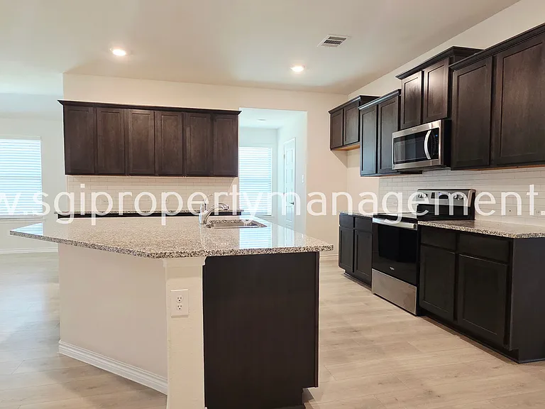 266 Canyon Crest Way — Photo 3