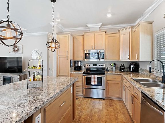 4th image of 8975 Lawrence Welk Dr Spc 74
