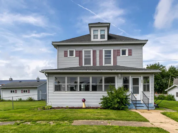 105 S North St, Warren, IL 61087