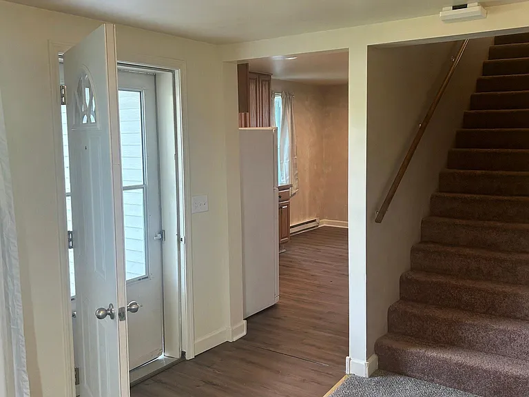 524 Southwest St — Photo 8