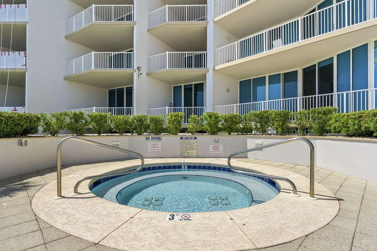 4 bed, 4.0 bath, 1894 sqft, $6,235 — Photo 4