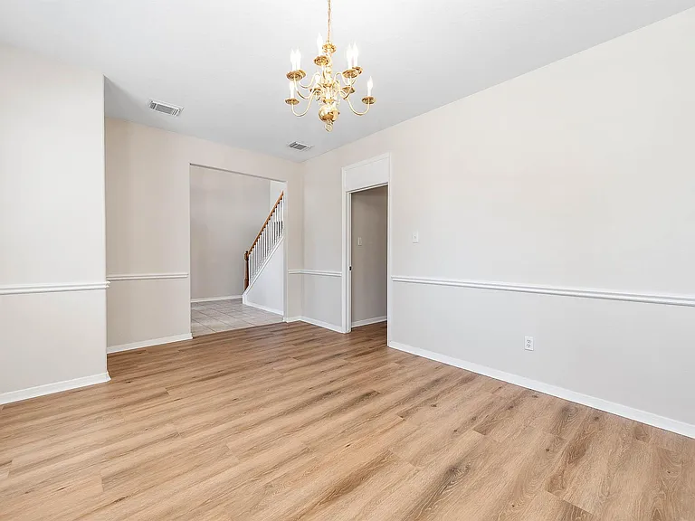 7902 Feather Springs Dr — Photo 9