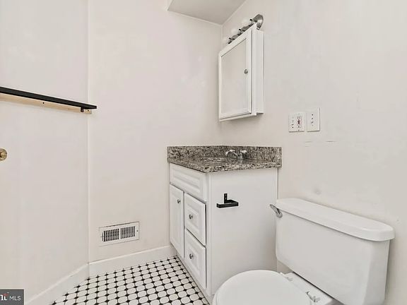3rd image of 1122 William St #A