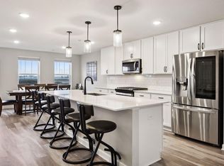 2523 Paddock Path, Shakopee, MN 55379