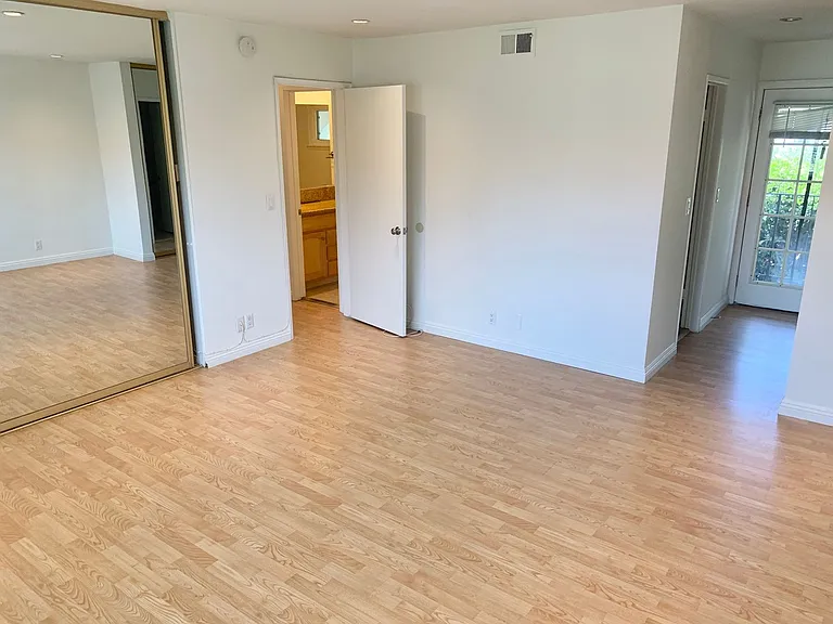 3491 Eboe St — Photo 23