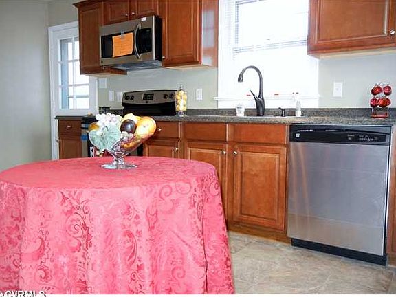4th image of 1710 Theresa Ln