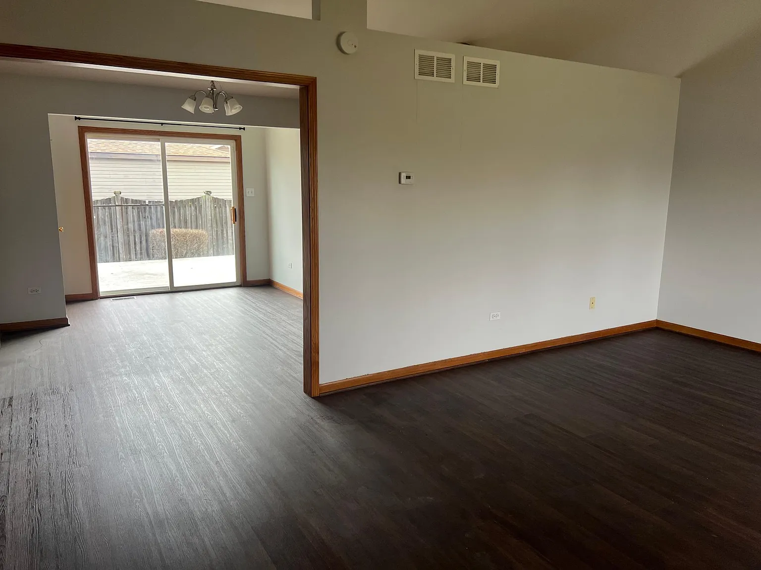 4 bed, 1900 sqft, $4,147 — Photo 2