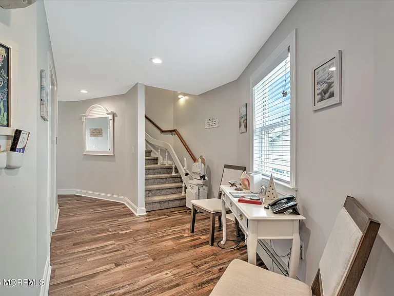 424 E Longport Ave — Photo 25